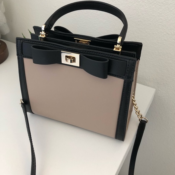 kate spade Handbags - Kate Spade bow design bag